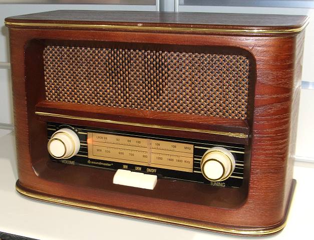 Retro-Style Radio